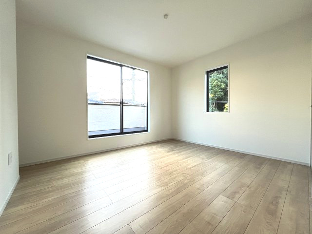 【寝室】 | 福岡市東区香住ケ丘5丁目1期K　1号棟（全1棟）【仲介手数料無料・0円】 | 現地写真。2階主寝室です。