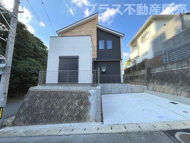 【外観】 | 福岡市東区香住ケ丘5丁目1期K　1号棟（全1棟）【仲介手数料無料・0円】 | 完成しました。物件内部もご見学頂けます。プラス不動産販売にお任せ下さい。