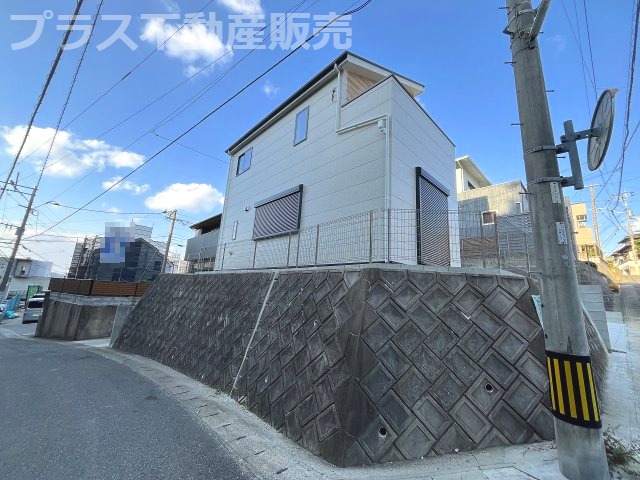 【外観】 | 福岡市東区香住ケ丘5丁目1期K　1号棟（全1棟）【仲介手数料無料・0円】 | 現地写真。プラス不動産販売なら、現場の全ての棟をまとめてご見学頂けます。