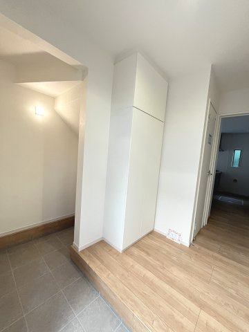 【玄関】 | 福岡市東区香住ケ丘5丁目1期K　1号棟（全1棟）【仲介手数料無料・0円】 | 現地写真。