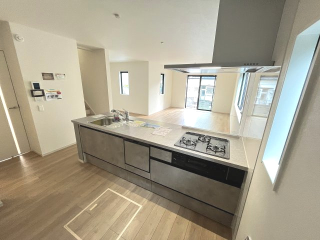【キッチン】 | 福岡市東区香住ケ丘5丁目1期K　1号棟（全1棟）【仲介手数料無料・0円】 | 現地写真。
