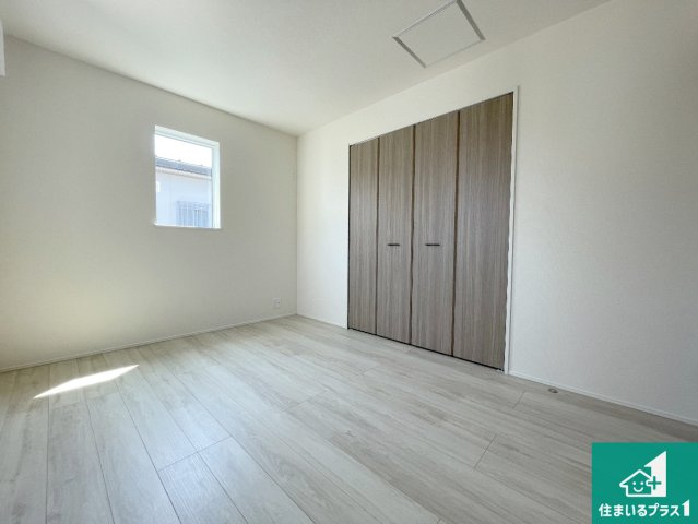 宇治市神明石塚　第1期　新築一戸建ての洋室|シンプルな洋室は、自分好みのインテリアが楽しめます♪ご家族とインテリアや家具を選びに行くのは新築購入時の醍醐味の一つです。ぜひお楽しみください♪