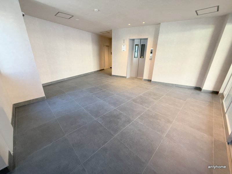 リブウッド大阪城　仲介手数料無料のロビー