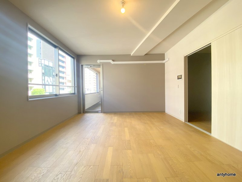 リブウッド大阪城　仲介手数料無料の寝室