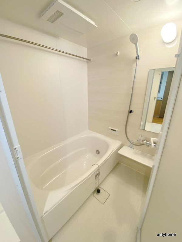 リブウッド大阪城　仲介手数料無料の浴室