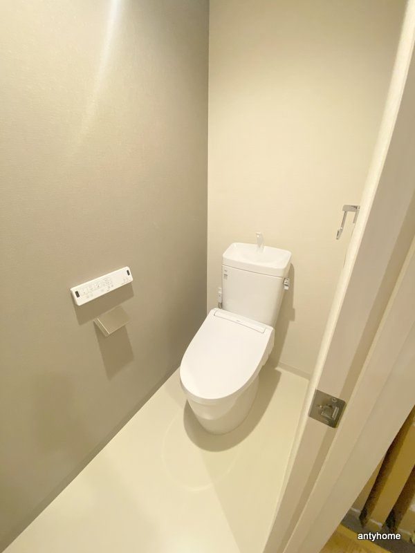 リブウッド大阪城　仲介手数料無料のトイレ