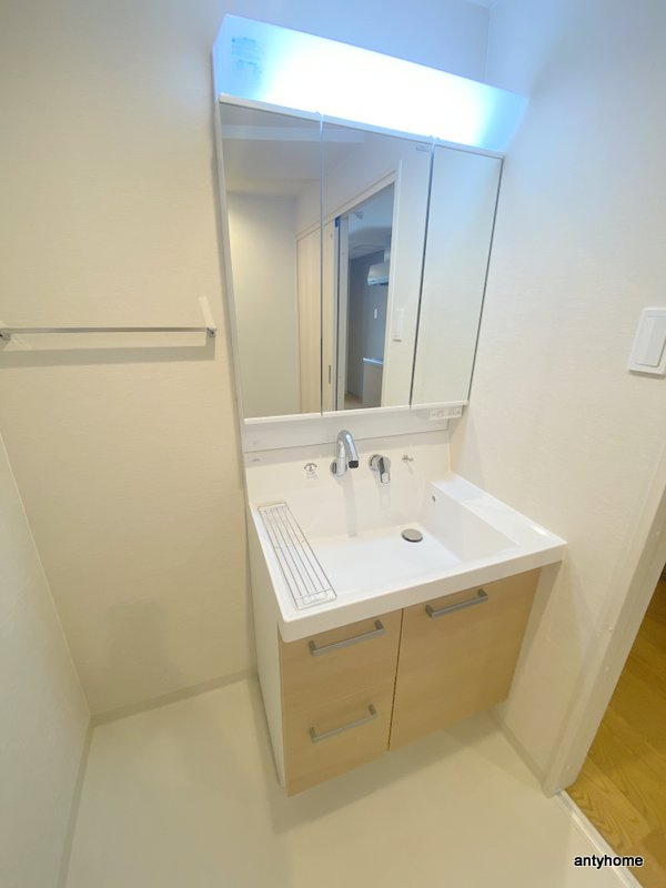 リブウッド大阪城　仲介手数料無料の洗面所