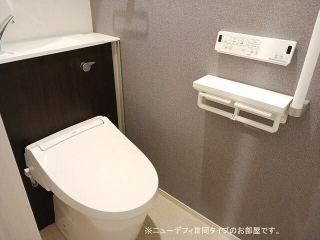【トイレ】 | グラースフルール | 清潔感のあるトイレです