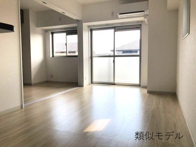 仮）津市久居野村町マンションの居間・リビング