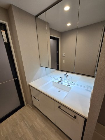 アイランドシティオーシャン＆フォレストタワーレジデンスEASTの独立洗面台