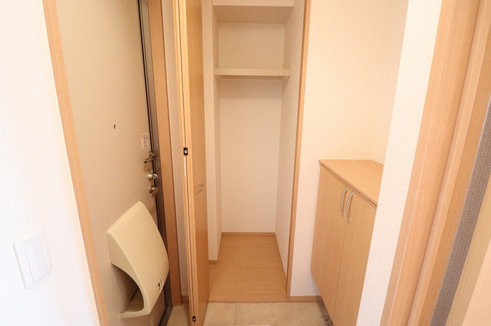 メゾン・ド・グラシャスの玄関|玄関収納