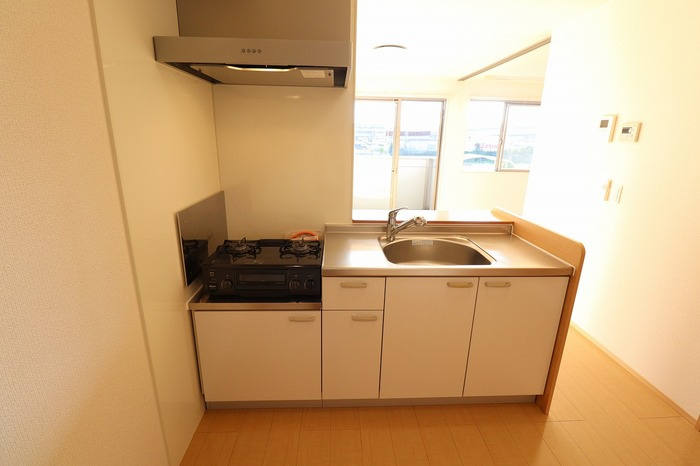 メゾン・ド・グラシャスのキッチン|カウンターキッチン（ガスコンロ付き）