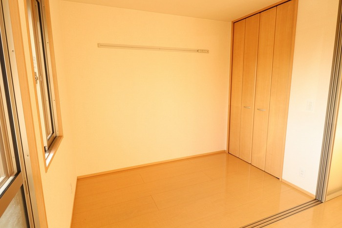 エスポワール Ｂの寝室|洋室（ハングバー付き）