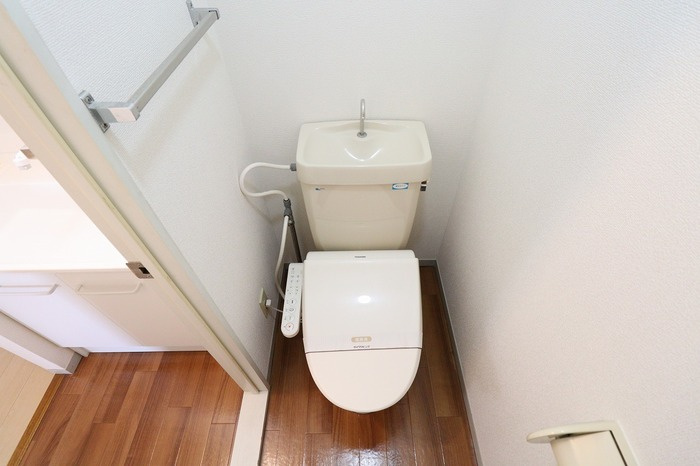 ファミールみつほ Ｂのトイレ|温水洗浄暖房便座