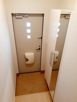 【玄関】 | ラ・ヴィ・エゼＢ