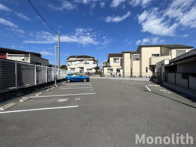 ディーオモンテの駐車場