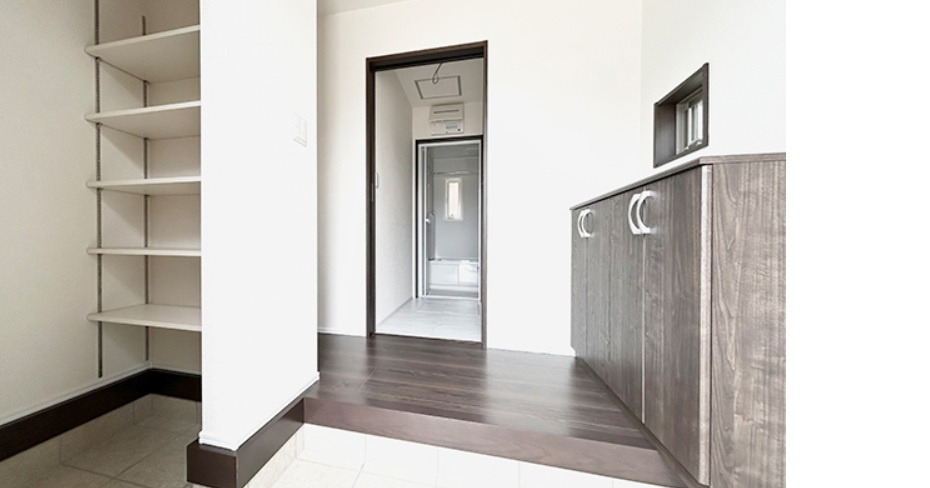 宇土市松山町新築戸建ての玄関