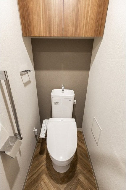 コンフォリア・リヴ根岸二丁目のトイレ