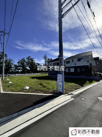 所沢上安松売地の周辺|整然とした街並みの角地に暮らす贅沢。建築条件なしで家族の夢を形にできる自由設計の住まい。
区画整理で誕生した美しい街並み！１６ｍの前面道路で日当たり・通風良好です！