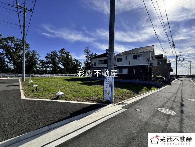 所沢上安松売地の周辺|ソコラ所沢まで徒歩5分の利便性。角地・建築条件なしの好立地で、家族がのびのび暮らせる自由設計。