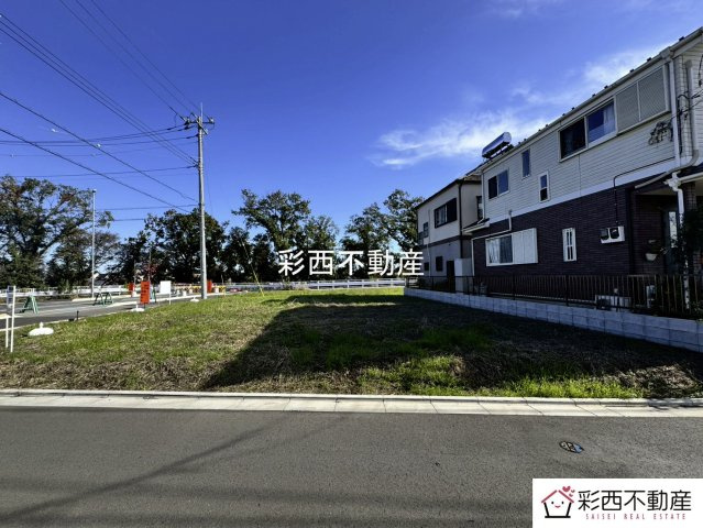 所沢上安松売地の周辺|整形地で無駄のない間取り設計。角地・建築条件なしで理想の住まいを自由にデザイン。
開放感ある１６ｍ道路に面した住環境！区画整理地ならではの安心感と利便性、家族に優しい暮らしがここに