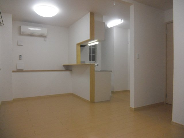 サニーレジデンスの居間・リビング|使いやすいリビングです