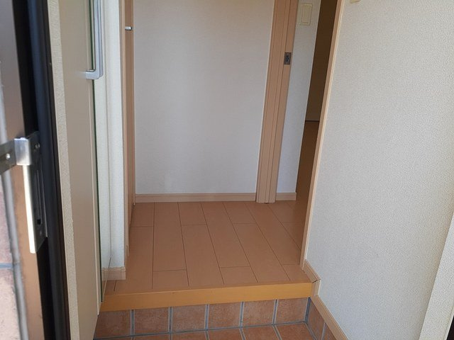 ローズパーク弐番館の玄関|きれいな玄関です