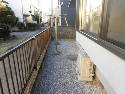 【庭】 | 本牧町１丁目アパート