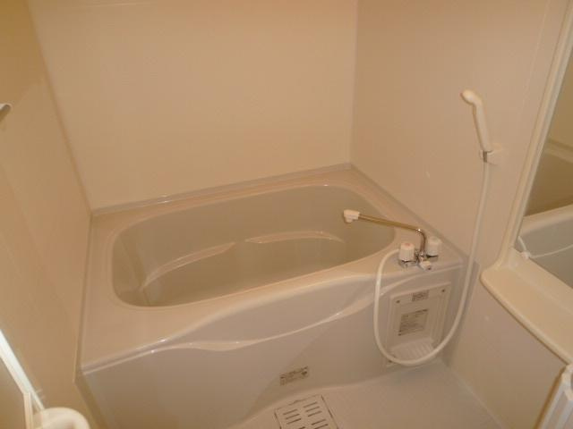 アパートメントＫ-Ⅲの浴室|現況優先です。