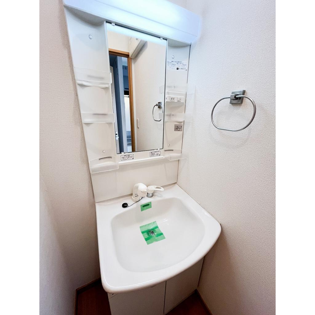 リアンの洗面所|ゆったりとスペースのある洗面所