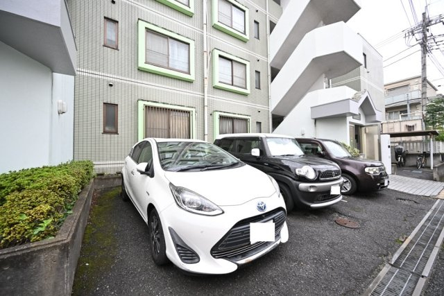 グリーンゲーブルの駐車場|駐車場があります
