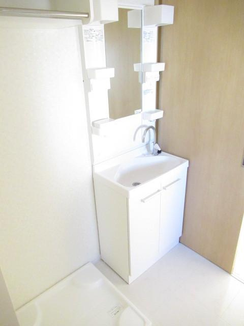 サンライフシバサキの洗面所|広い洗面スペース