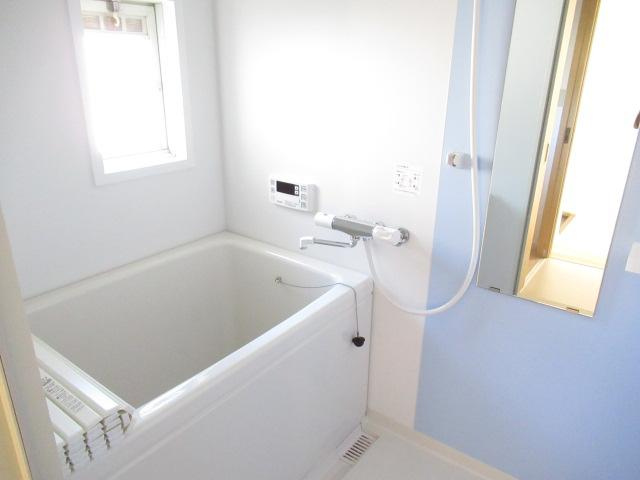 サンライフシバサキの浴室|日々の疲れを癒すお風呂付です