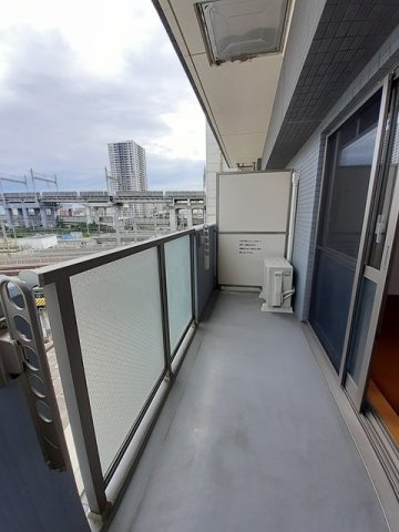 メルヴェーユのバルコニー|バルコニーからの眺めを楽しみながら食事をしませんか