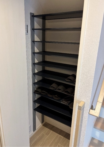 さいたま市中央区円阿弥５丁目のタウンの玄関|落ち着いた玄関です