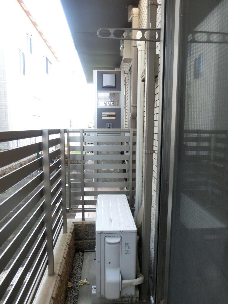 グリーンヒルズのバルコニー|暖かな日差しのふりそそぐバルコニー