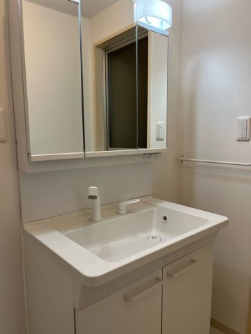 オークヒルズの洗面所|スペースが確保できる洗面所です