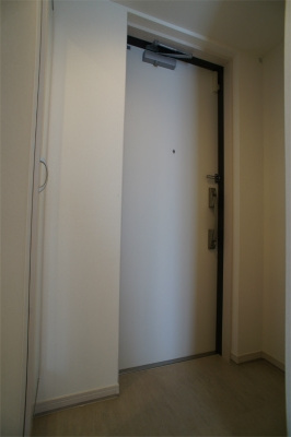 リブリ・マルエ シティーの玄関|きれいな玄関です