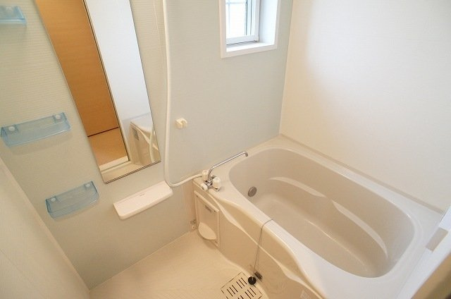 エミナンス南町の浴室|きれいなお風呂です