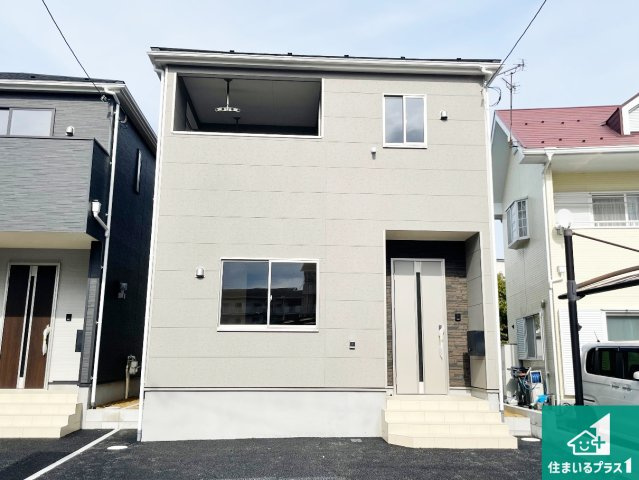 野洲市上屋　第2期　新築一戸建ての外観|前面道路は車の通りも少なくて安心です。