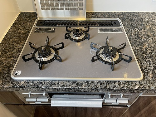 プレシス赤羽のキッチン|３口ガスコンロ（内装前）