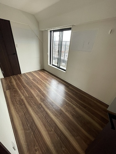 プレシス赤羽のその他|洋室６．１畳（内装前）