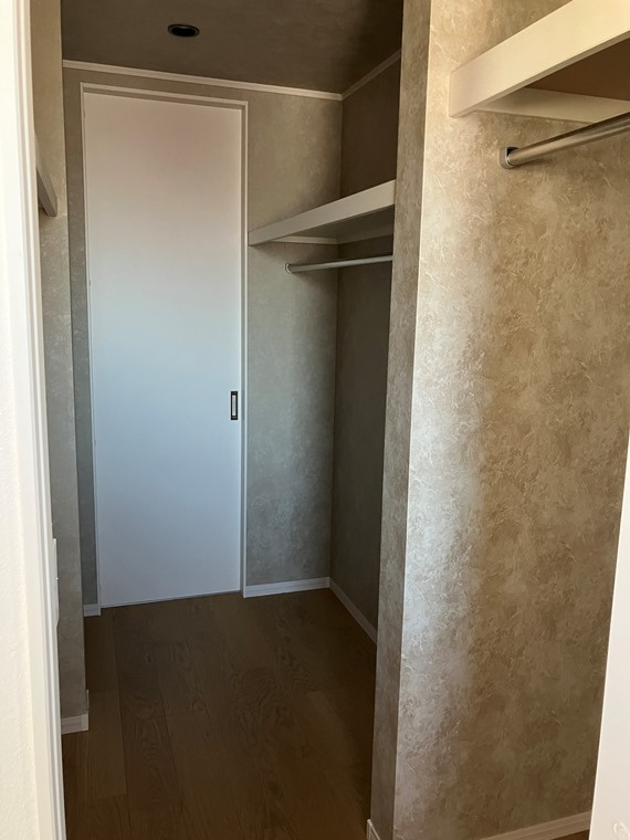 鴨川戸建の収納|ちょっとした収納スペースも充実しています