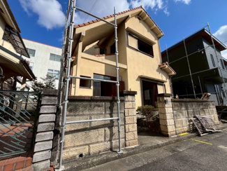 【外観】 | 上　新築一戸建 | ゆとりのある洗面室ですよ♪朝の身支度もスムーズにできますね！キッチンの後ろに洗面室があるので、家事の効率も上がりますね♪