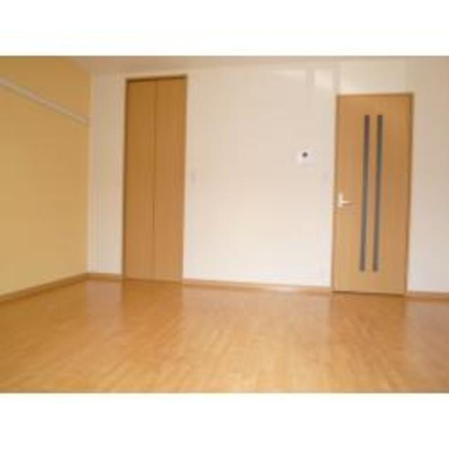 アパートメントK-Ⅲの寝室|リビング