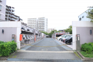 【駐車場】 | 藤和シティホームズ西宮東町 | 敷地内に駐車場を100%確保しています