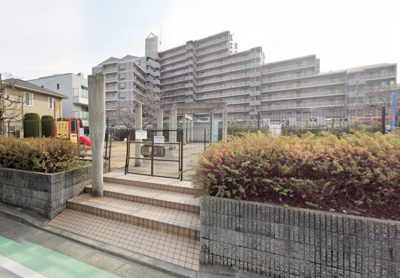 【外観】 | 藤和シティホームズ西宮東町 | 遊具の充実した敷地内公園でお子様の遊び場に困りません