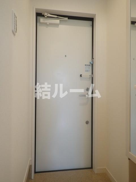 練馬区春日町１丁目のアパートの玄関