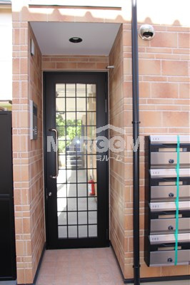 【エントランス】 | ロイヤルハウス | エントランス