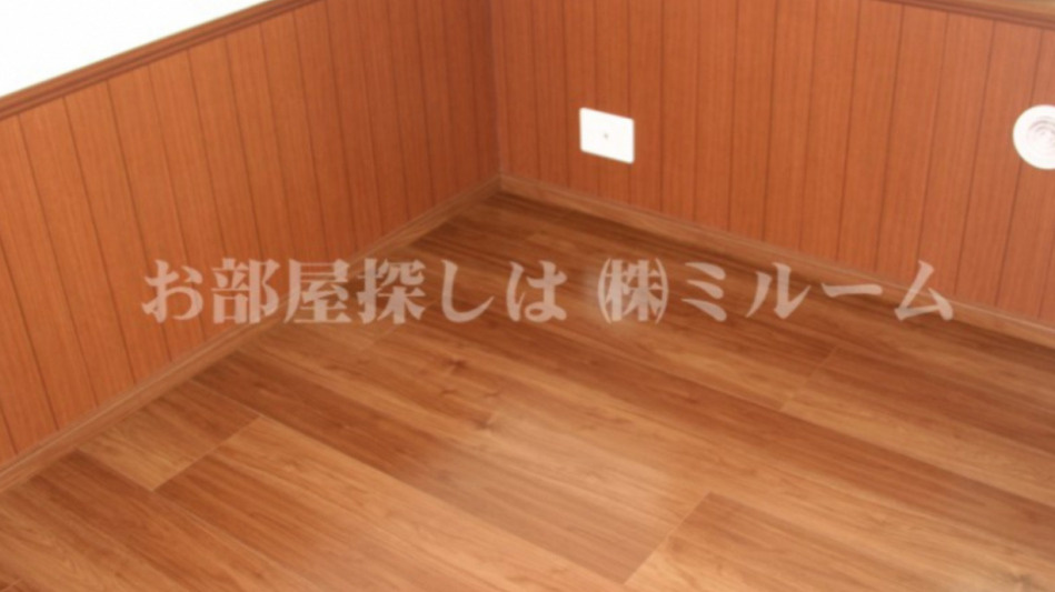 ロイヤルハウスの居間・リビング|フローリングの洋室です☆(同一仕様写真）